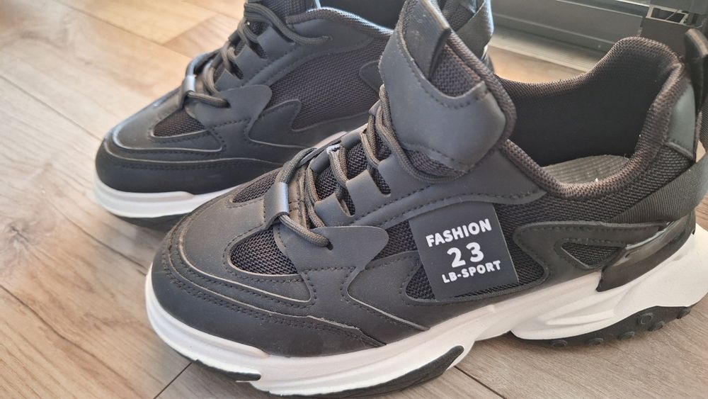 Маратонки тип сникърси