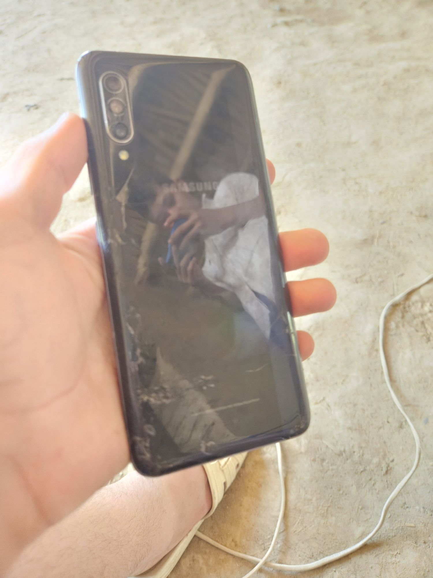 Samsung a 90 5g holati orta