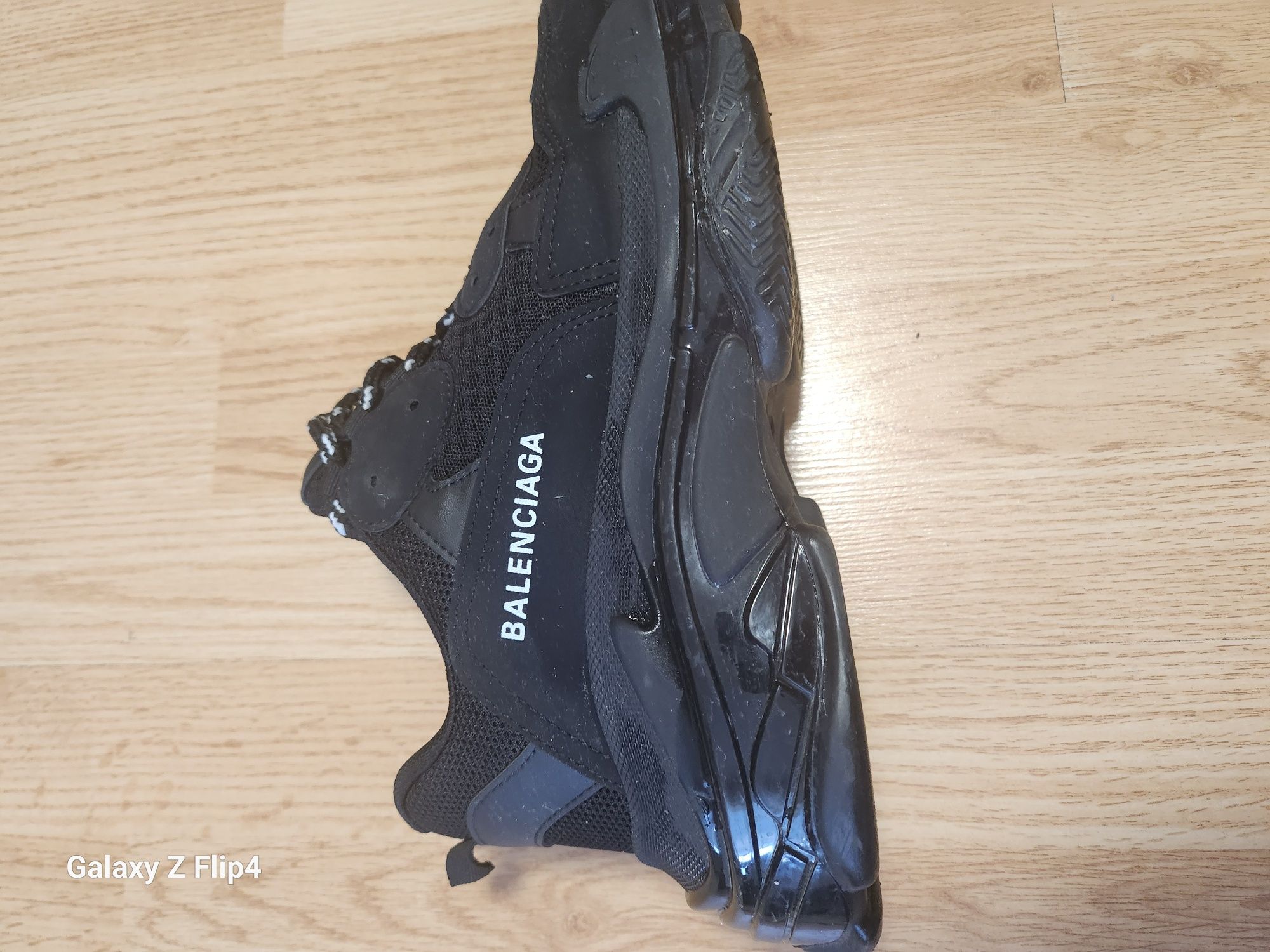 Balenciaga track