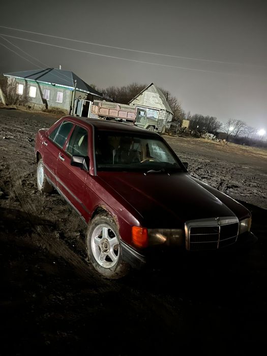 Продам мерс 190й