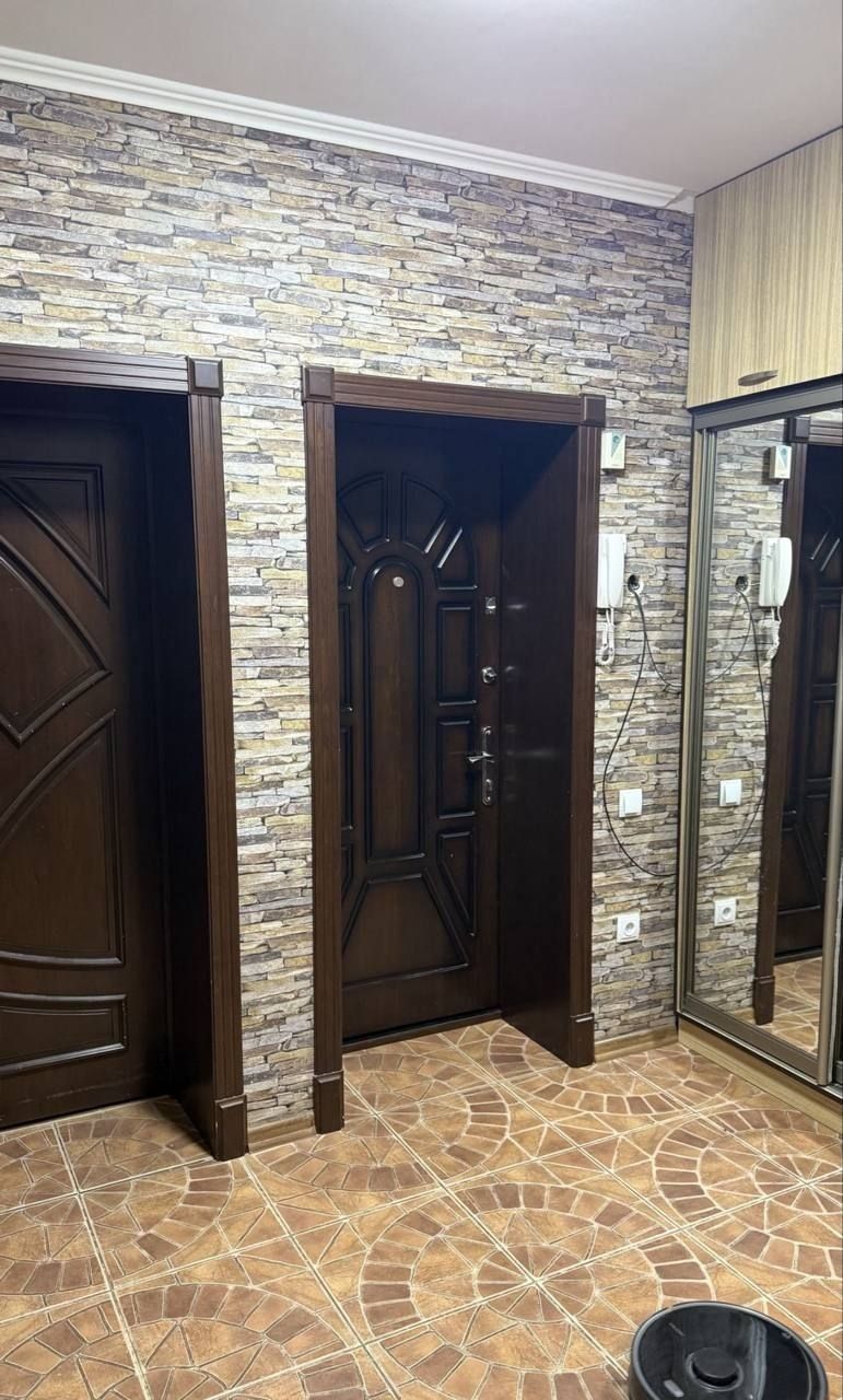Продается 4х ком квартира на Ц-1, ор-р: кафе Bon, 90 м²