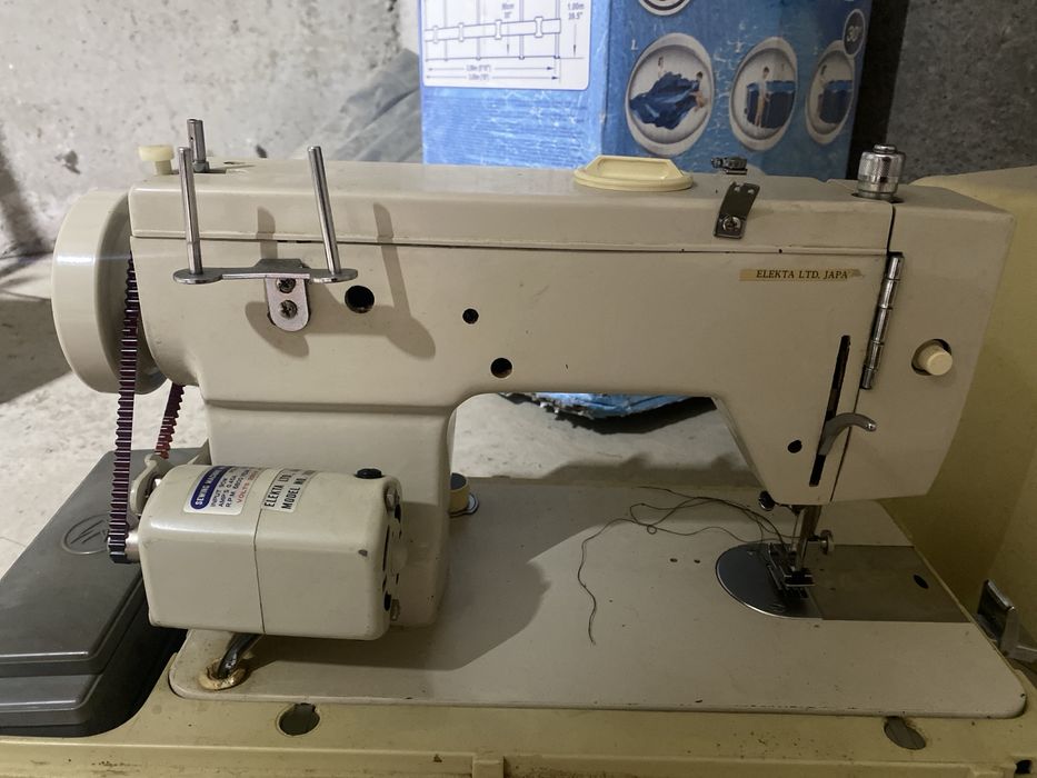 Швейная машинка электа