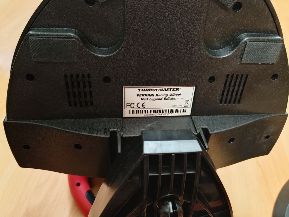 Volan Gaming Thrustmaster Ferrari Red Legend edition PC/PS3, Nefolosit