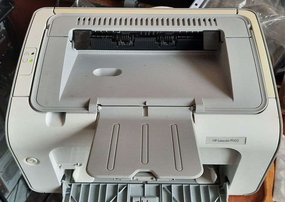 Продам принтер HP P1102 в отличном состоянии, использовался дома