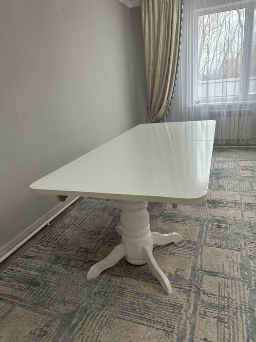 Продаётся стол  деревянный