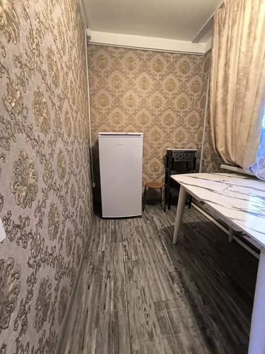 Квартира 1 КОМНАТНАЯ. Сергели Спутнике в деревянном доме. Есть выбор