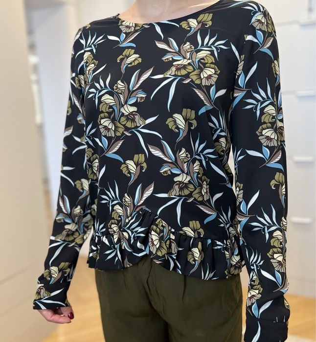 Bluza lejera cu flori