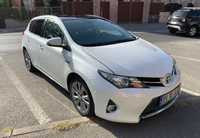 Vând Toyota Auris hybrid 2013