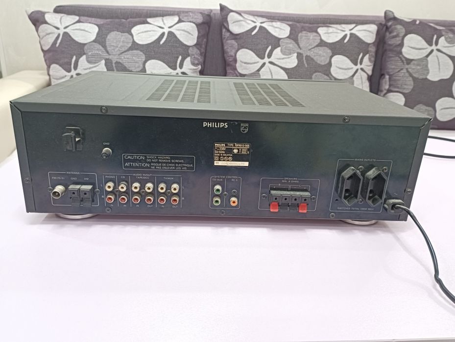 Усилвател на Филипс в отлично състояние мощност 100 вата .. Цена 140 л