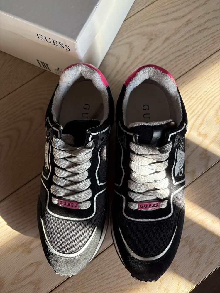 Обувки Guess, 37 номер
