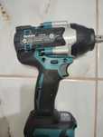 Vând dtw 700 Makita nou