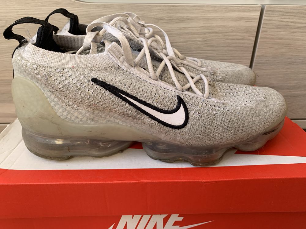 Сиви маратонки Nike