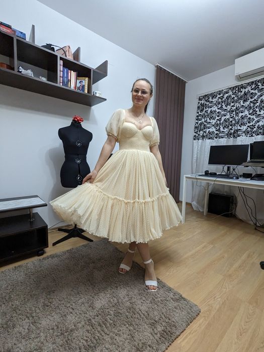 Rochie midi amplă de ocazie