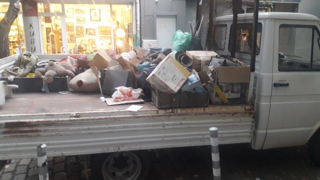 Извозване на строителни отпадъци, Изхвърляне на стари мебели с Хамали