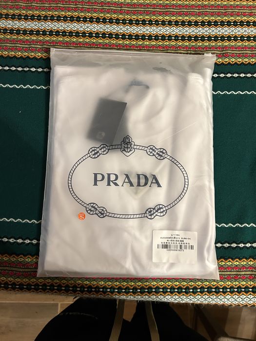 Тениска Prada (чисто нова)