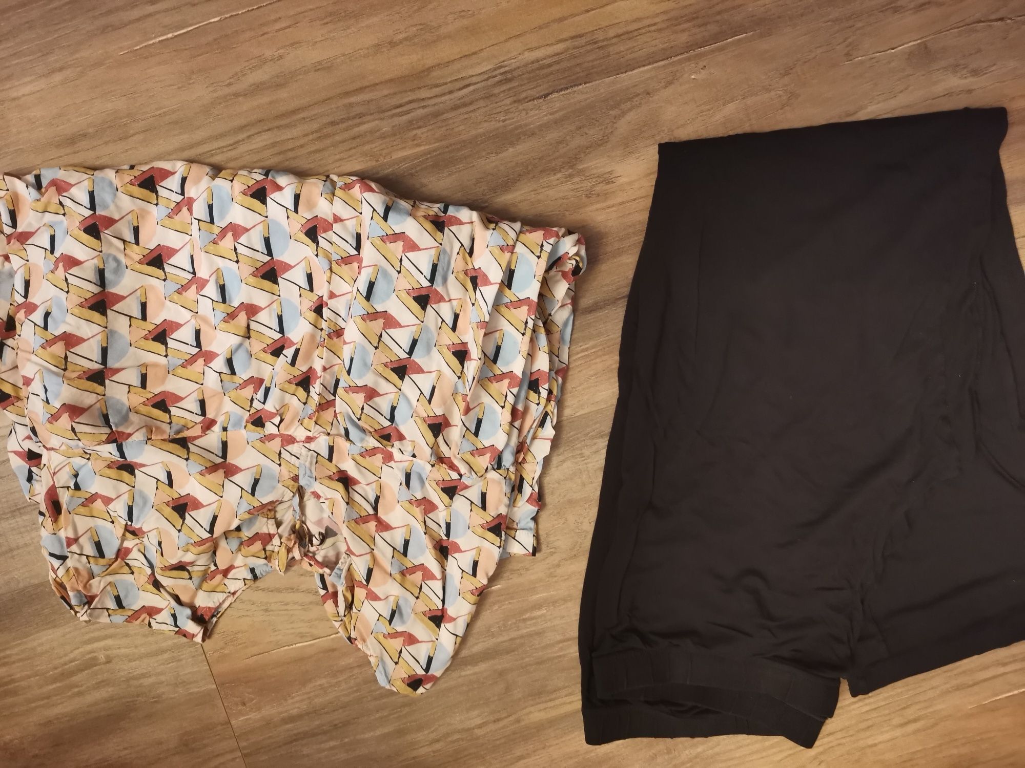 Дрехи за бременни - 2 чифта дънки, 2 нощници, 1 пижама