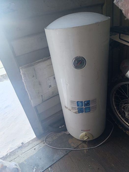 Продам бойлер 100л