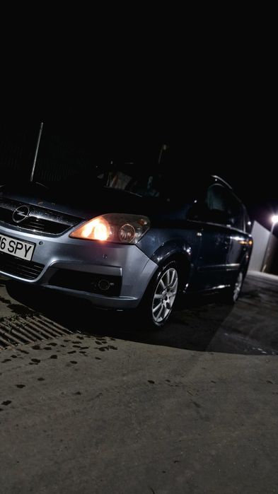 Vând  Opel Zafira B 1.7cdti