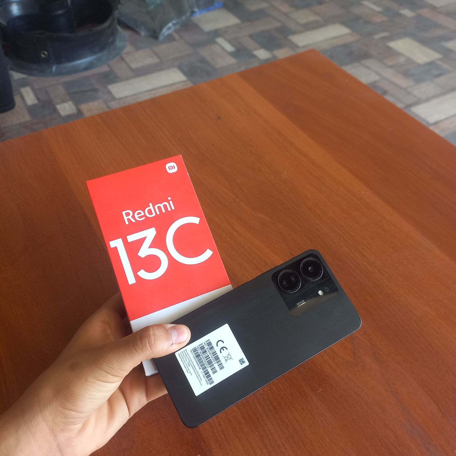 REDMI 13C   srochna sotiladi