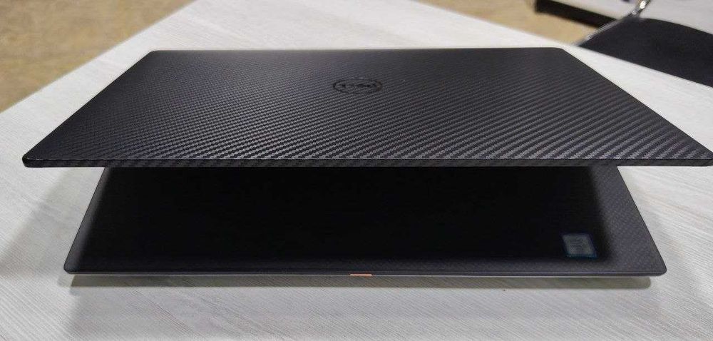 Dell XPS 15 carbon 15.6” 4K IPS I7-6700HQ 16GB/512SSD NVMe/ 930M - 2GB
