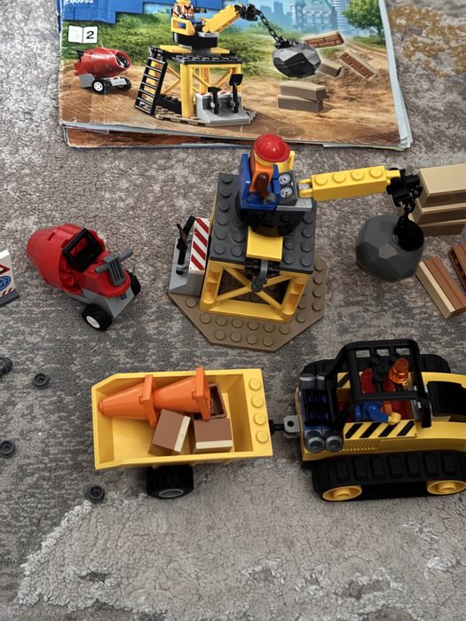 lego 60252 , 126 piese in stare foarte buna