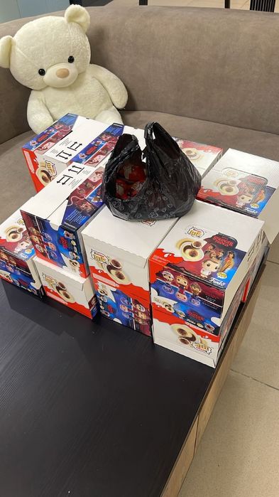 Продам киндеры stranger things