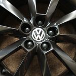 Capace Negre prezoane negre VW Audi Skoda pt jante negre