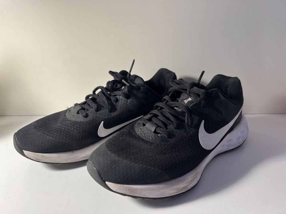 Adidasi Nike, marimea 36