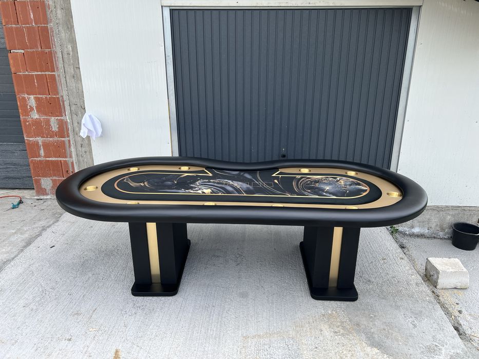 Masa Poker cu racetrack auriu pahare intrare dealer CustomTables.eu