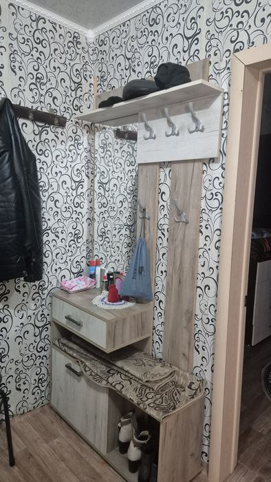 Продам прихожую, б/у.