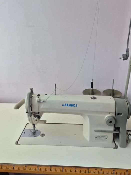 Masina de cusut industriala Juki overlock