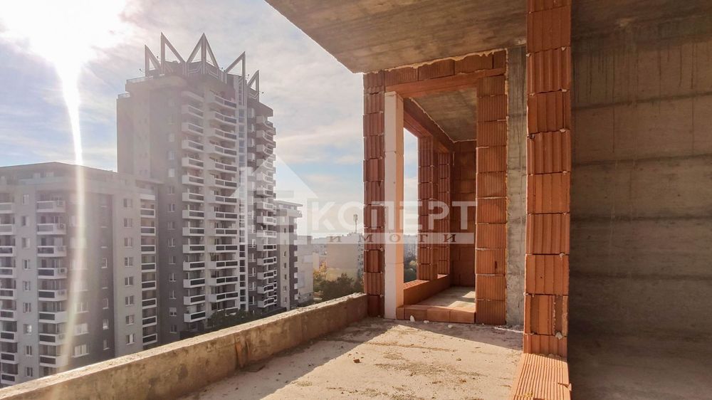 Продава се Тристаен апартамент в Пловдив, Христо Смирненски - 123 кв.м за 1402 €/кв.м - Снимка #8