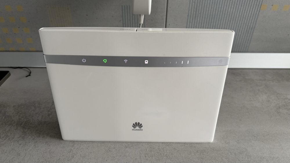 Router Huawei B525 cu SIM 4G si cu 4 porturi LAN .