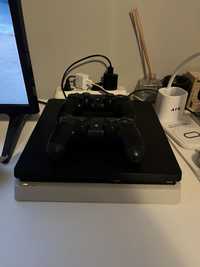 Vand ps4 2 controllere