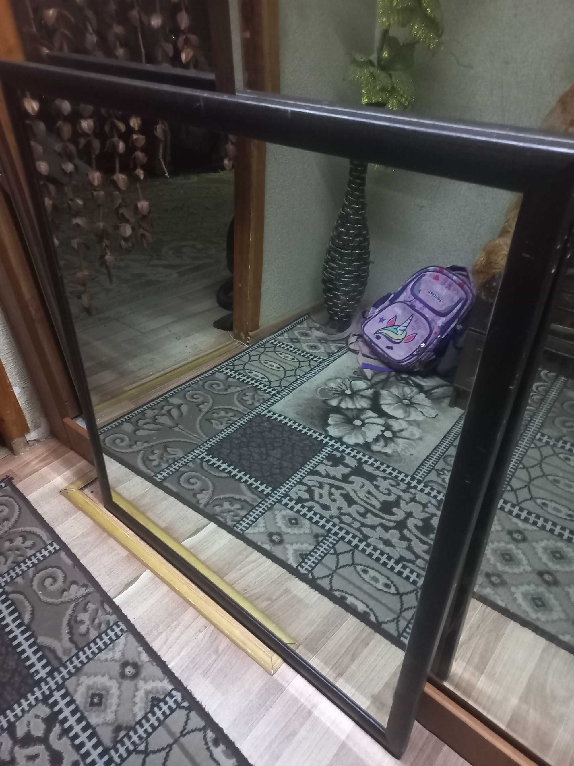Зеркало в рамке зеркало