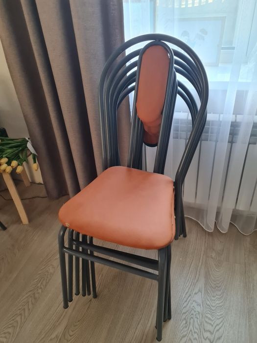 Продам стулья zeta