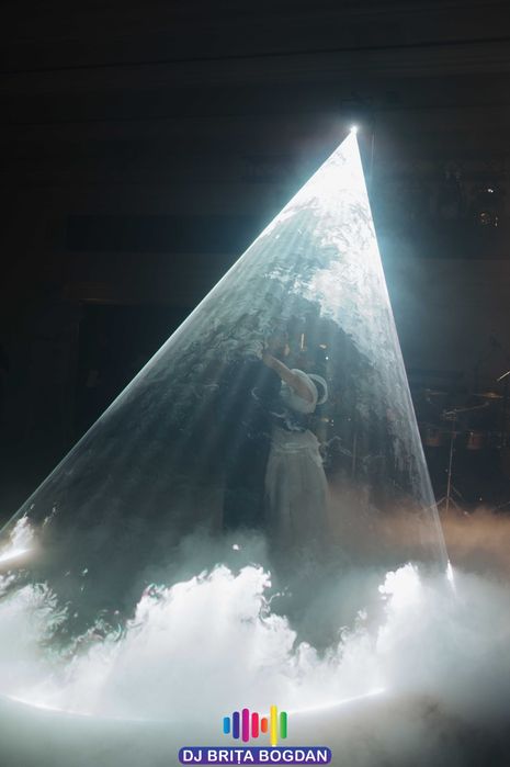 Cercul magic cu Laser si baloane de sapun cu fum FOBBLE dansul mirilor