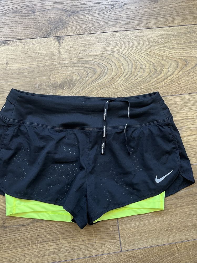 NIKE /Under Armour / Adidas - 400 броя дамски бюстиета   блузи клинове