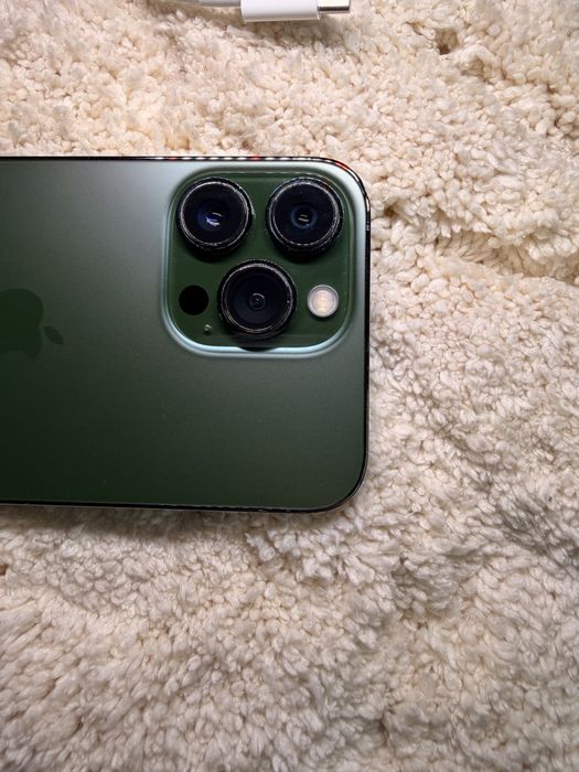 Vând Apple iPhone 13 Pro 512 GB împreună cu accesoriile din imagini