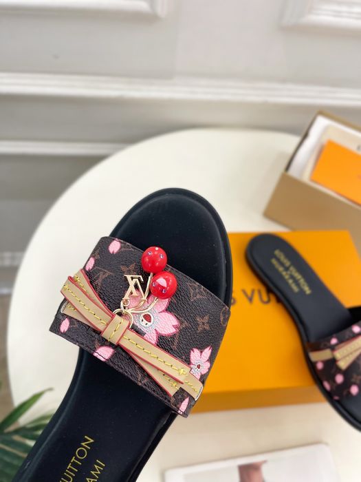 Papuci Louis Vuitton, tip Premium