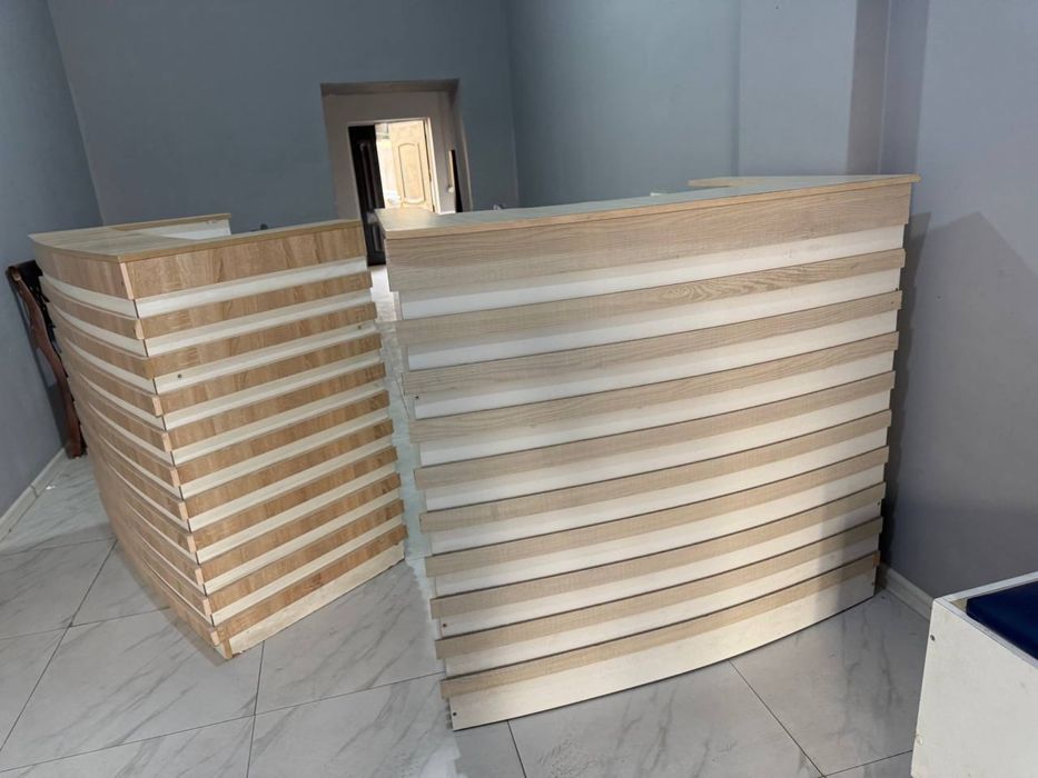 Ресапшн стол,тумбочка, стул ожидания