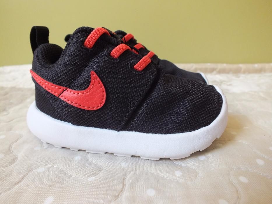 Оригинални Нови маратонки NIKE ROSHE