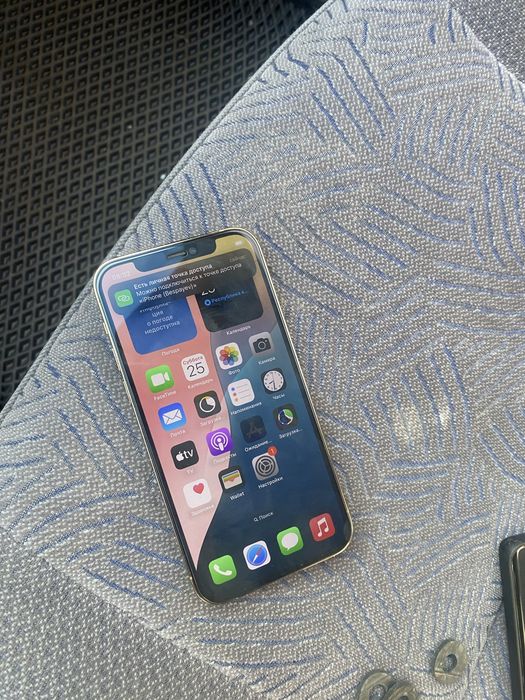 Iphone 12 pro gold идеал