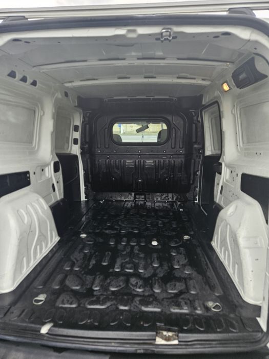 Vind Opel Combo 16. Diesel