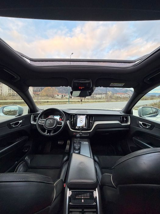 Vând Volvo XC60 2018