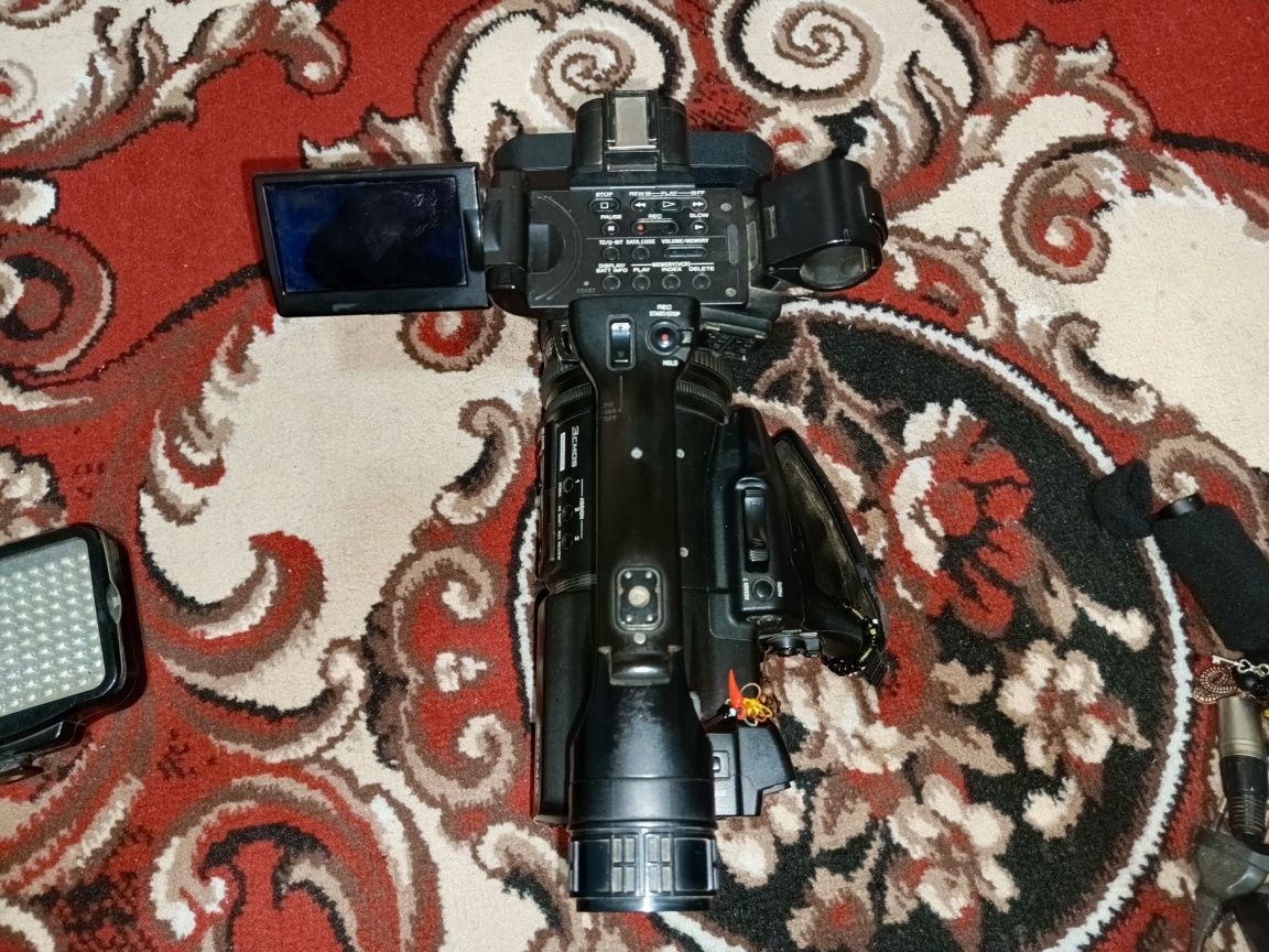 Sony HVR Z5 -E. Professional vidyo Camera