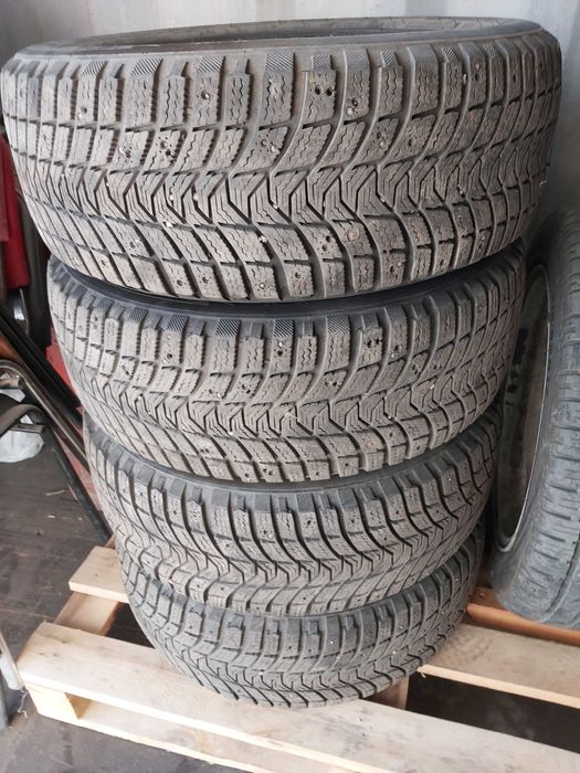 Резина зимняя MICHELIN 215/55 R17 комплект 4 шт