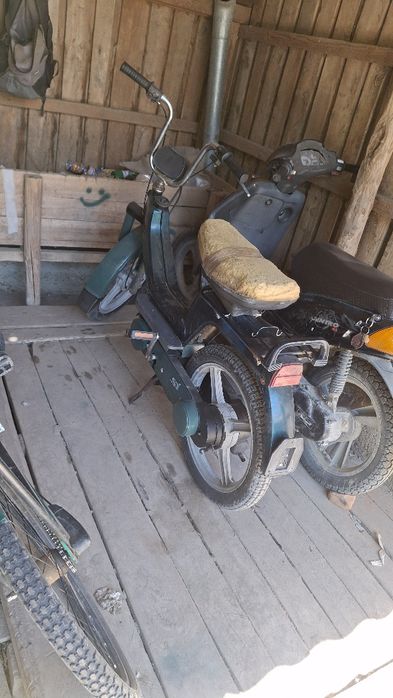 Vând piaggio si 49 cc