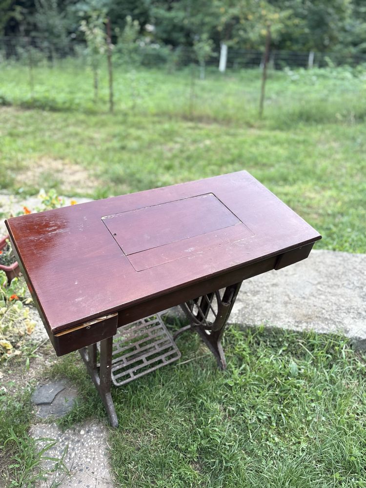 Vand masină se cusut Ileana piesa de muzeu [CITESTE DESCRIEREA]