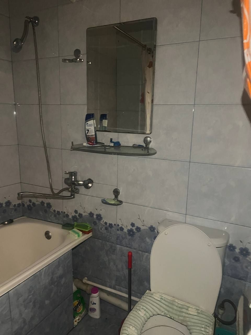 Сдаю квартиру на Югусабаде 15 кв 2 к/3 1этаж